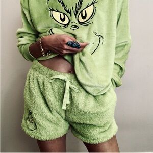 Brand New Grinch shorts L